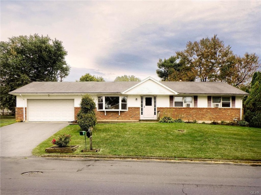 6840 Hickory Rd, Macungie, PA 18062 - photo 1