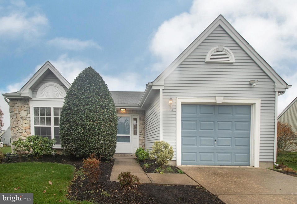 424 Elderberry Ct, Mount Laurel, NJ 08054 - photo 1