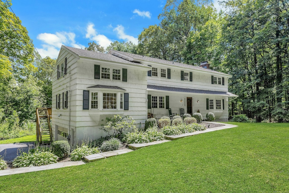 55 Mimosa Ct, Ridgefield, CT 06877 - photo 1