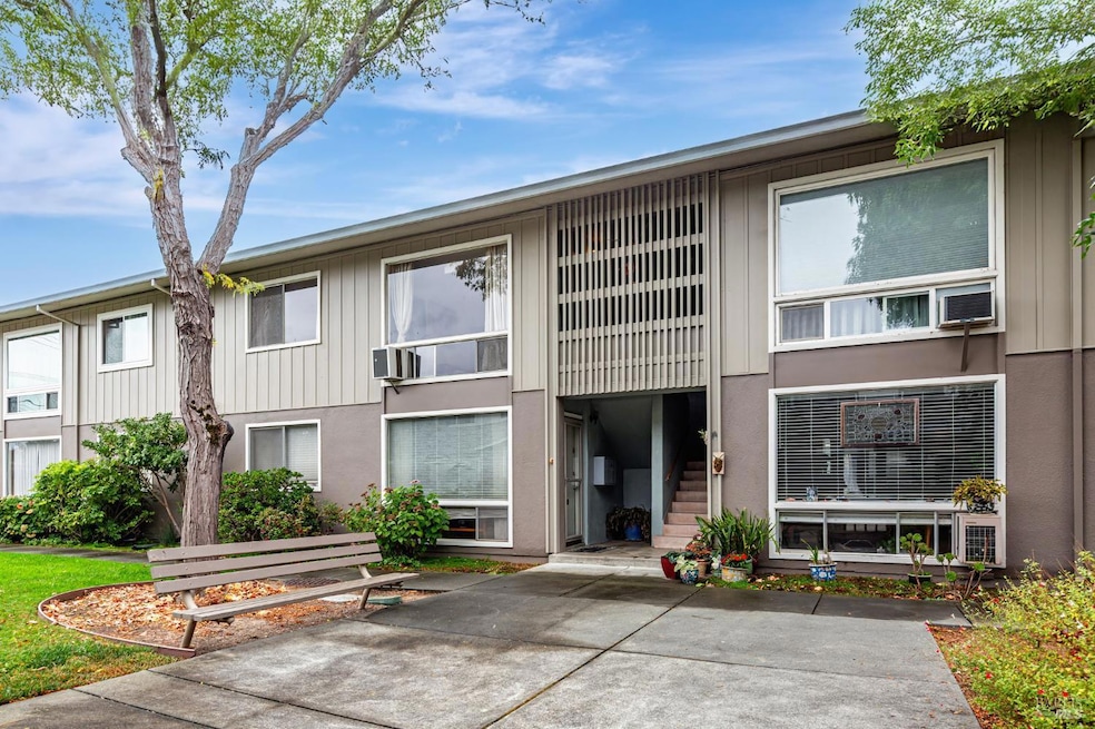 1064 Los Gamos Rd unit G, San Rafael, CA 94903 - photo 1