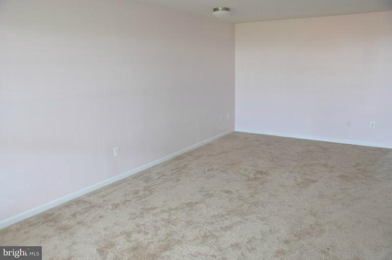 9744 Biggs Rd, Middle River, MD 21220 - photo 1