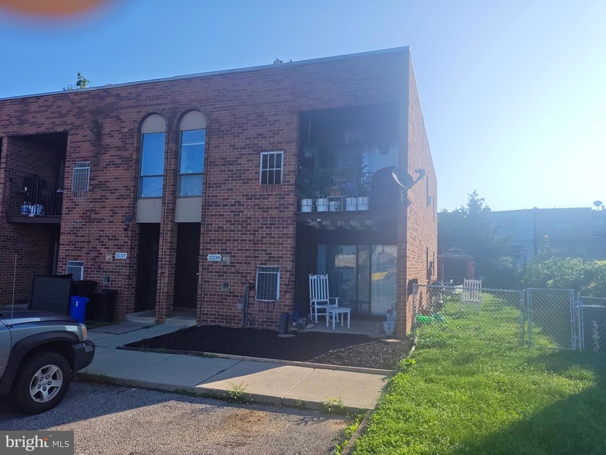 Under Contract $400,000