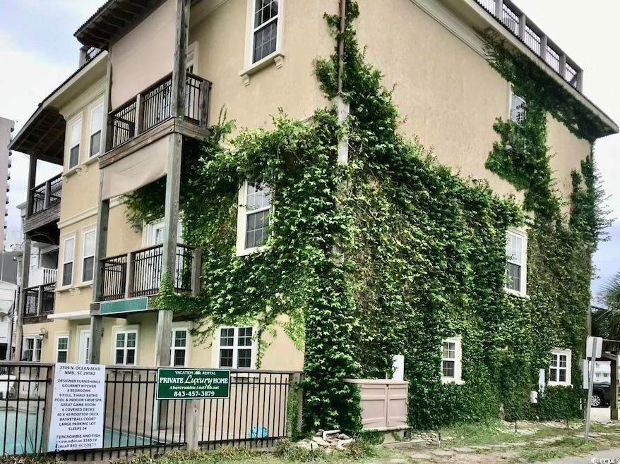 View of apartment building / complex