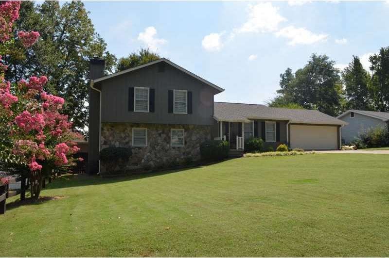 Exterior Front. Convenient Roswell Location