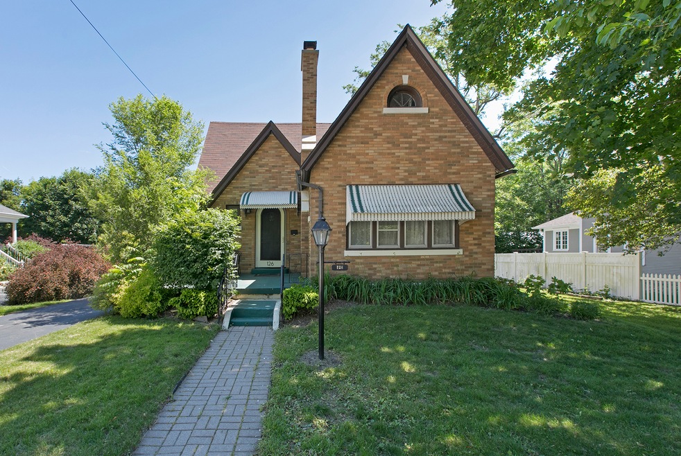 126 Division St, Algonquin, IL 60102 - photo 1