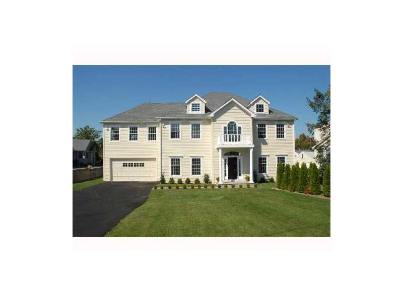 10 Spezzano Dr, Riverside, CT 06878 - photo 1