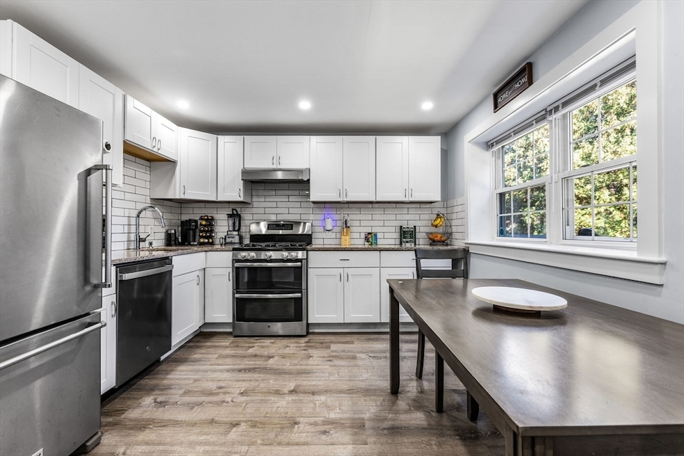 90 Edgelawn Ave unit 1, North Andover, MA 01845 - photo 1