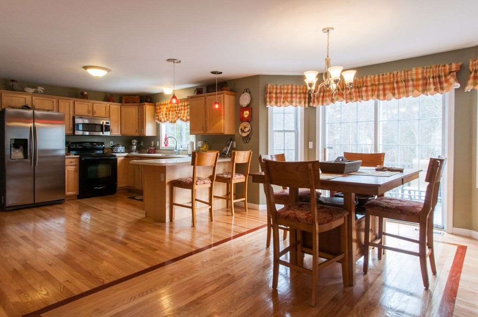 686 Bryant Rd, Manchester, NH 03109 - photo 1