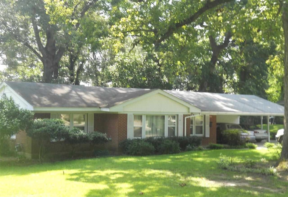 1310 Cullen Dr, Bastrop, LA 71220 - photo 1