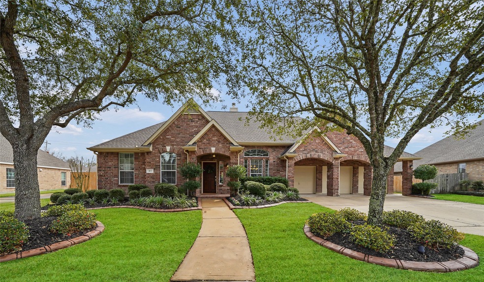 413 Overlook Dr, Friendswood, TX 77546 - photo 1