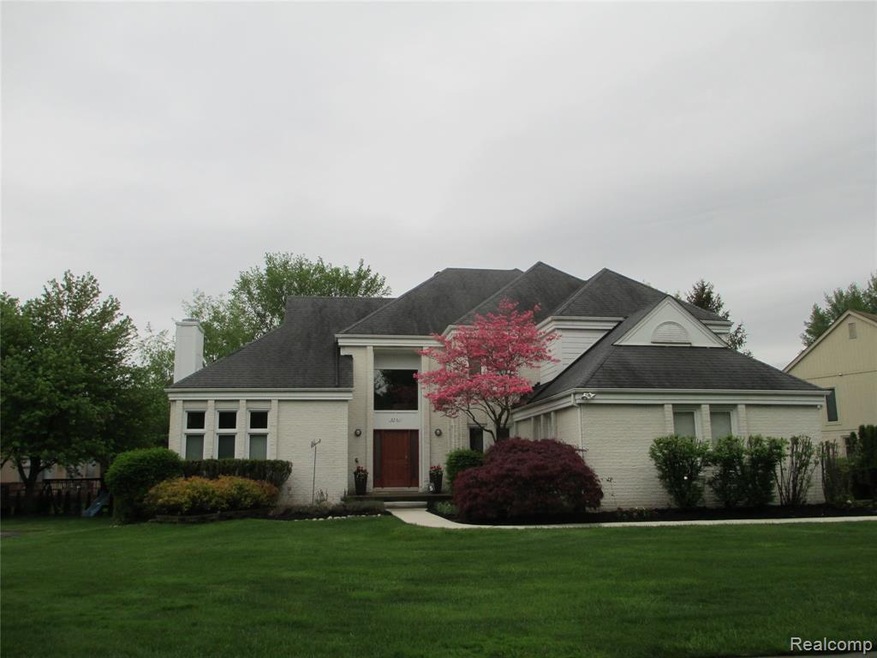 6561 Torybrooke Cir, West Bloomfield, MI 48323 - photo 1