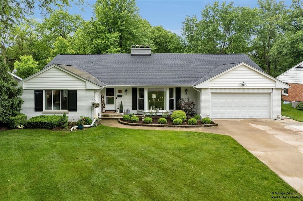 417 N Kingsway Dr, Aurora, IL 60506 - photo 1