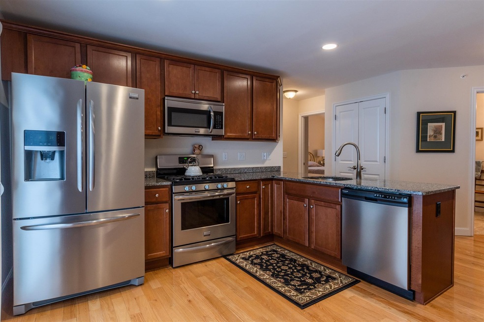 17 Stinson Dr unit 11, Nashua, NH 03063 - photo 1