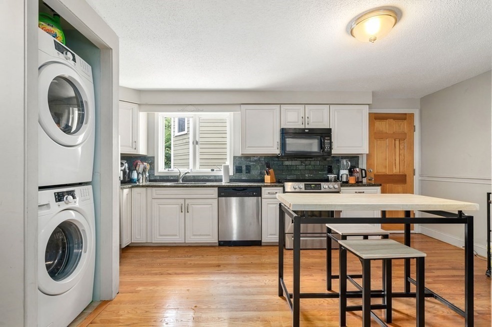 28 I St unit 1, Boston, MA 02127 - photo 1