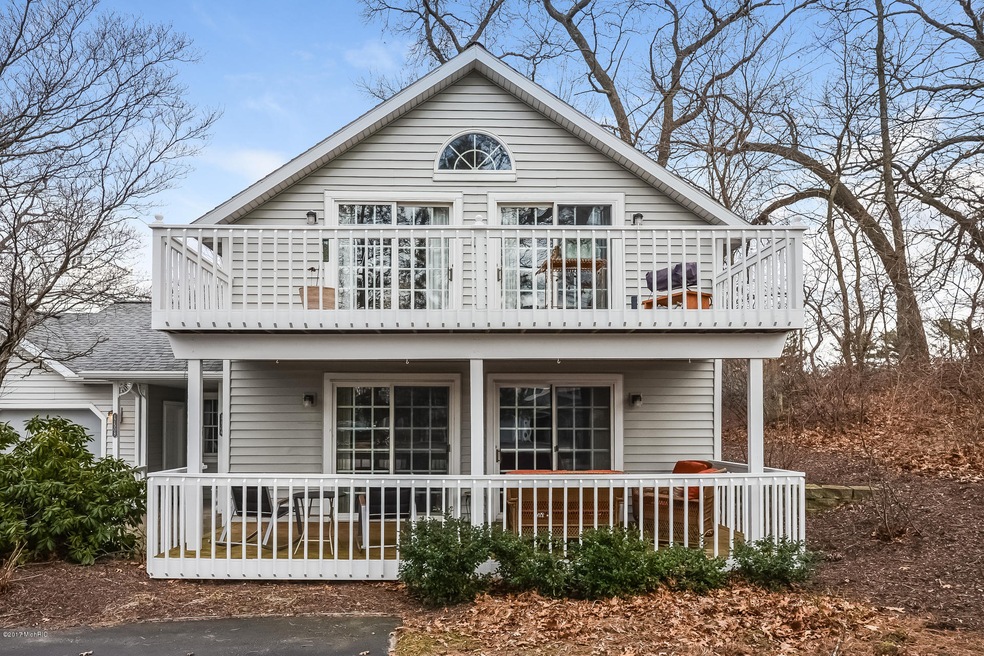 001-Front_View-3810443-medium