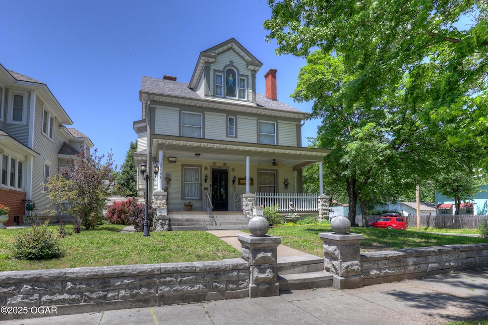 Under Contract $325,000
