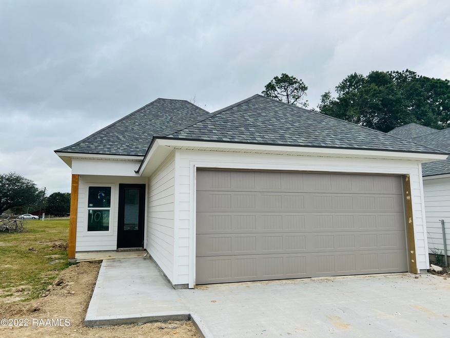 105 Alpine Dr - Berchman Oaks
