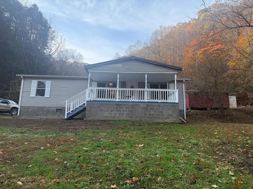 75 Ratliff Hill Rd, Elkhorn City, KY 41522 - photo 1