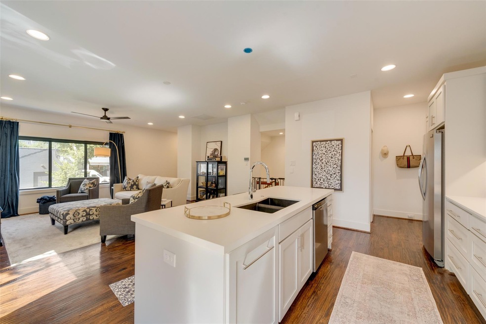 5602 Lindell Ave unit E, Dallas, TX 75206 - photo 1