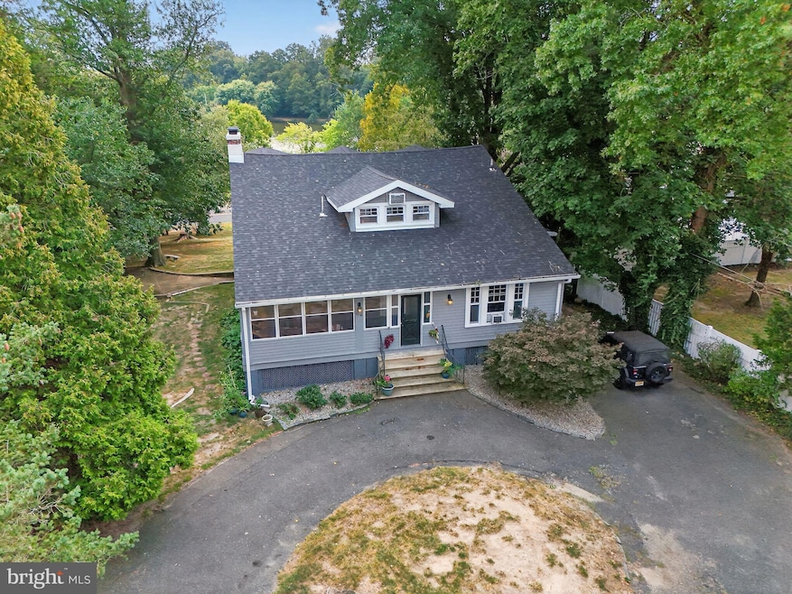 Under Contract $750,000