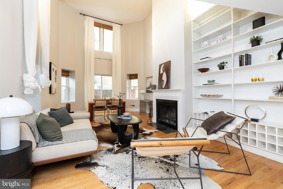 1903 Spruce St unit 3E, Philadelphia, PA 19103 - photo 1