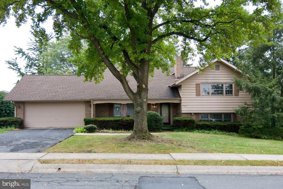 2803 Saint Albans Dr, Reading, PA 19608 - photo 1