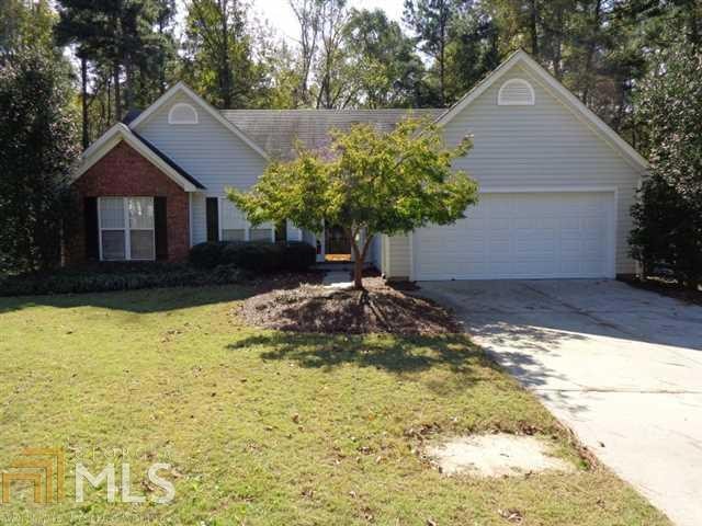 427 Stone View Dr, Hoschton, GA 30548 - photo 1