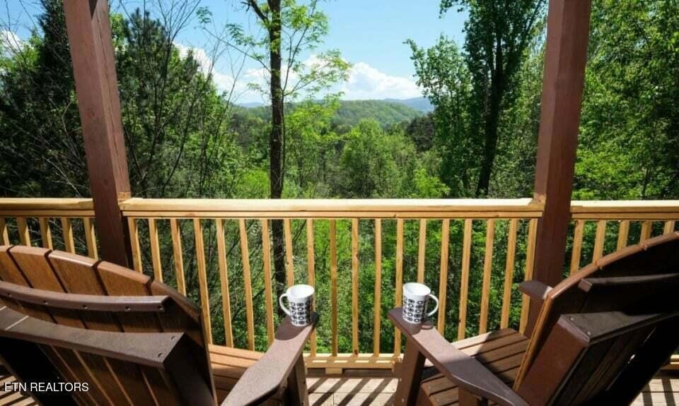 pigeon-forge-cabin-splash-of-romance-ext
