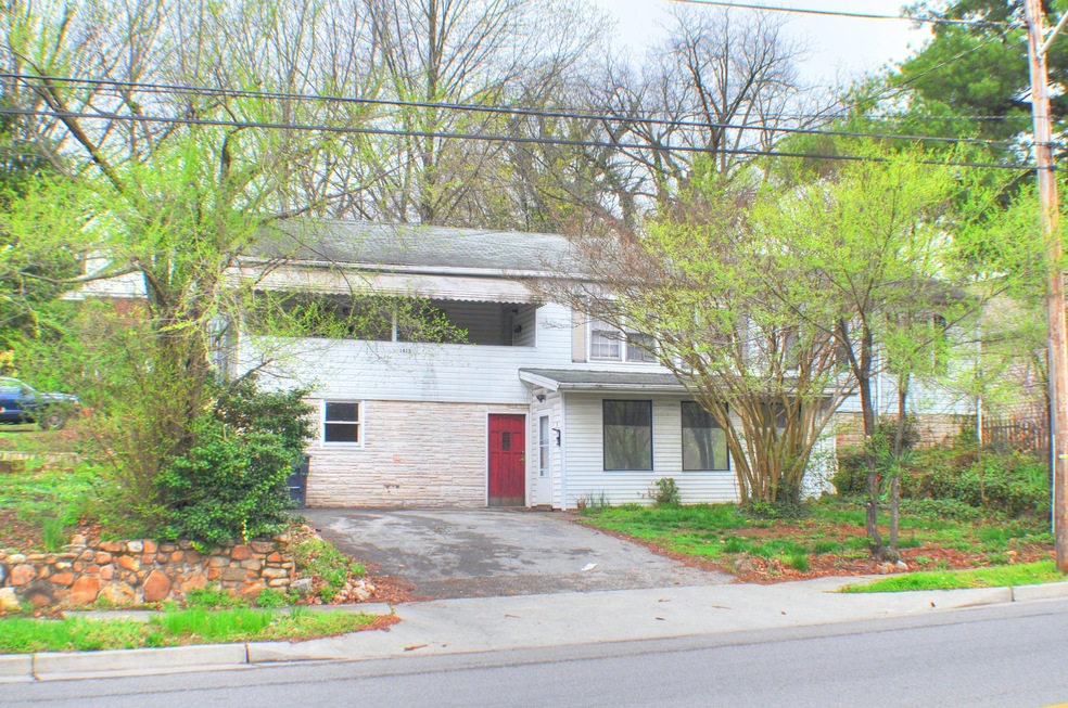 1815 Main Street Front 1