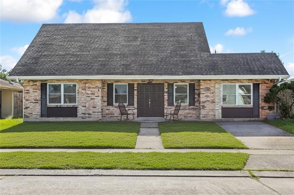 Pending $270,000 • Co-Listing Agent