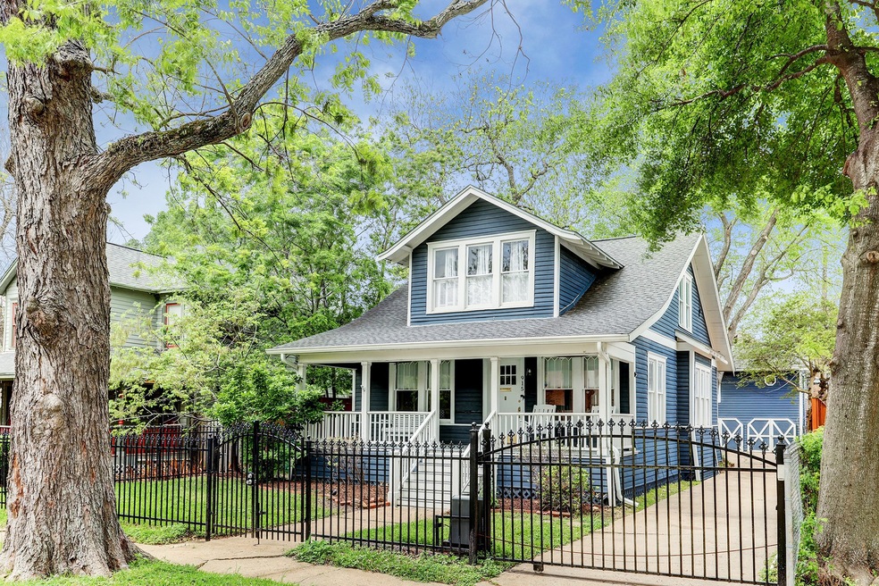 915 Harvard St, Houston, TX 77008 - photo 1