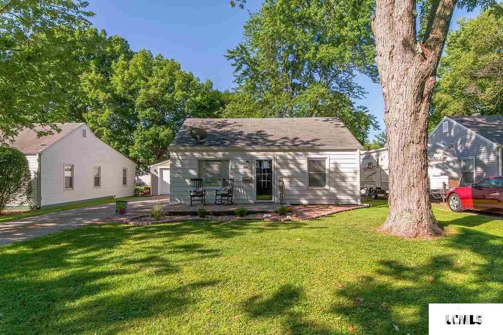 1609 Broadway St, Lincoln, IL 62656 - photo 1