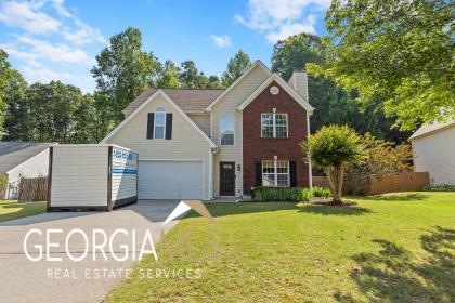 Brick and Vinyl Siding ~ Low Maintenance ~