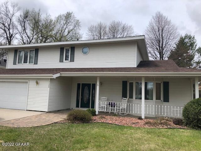 1120 S 21st St, Grand Forks, ND 58201 - photo 1