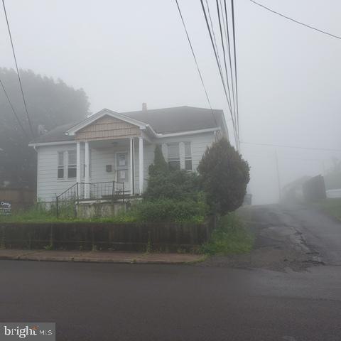 20 W Washington St, McAdoo, PA 18237 - photo 1