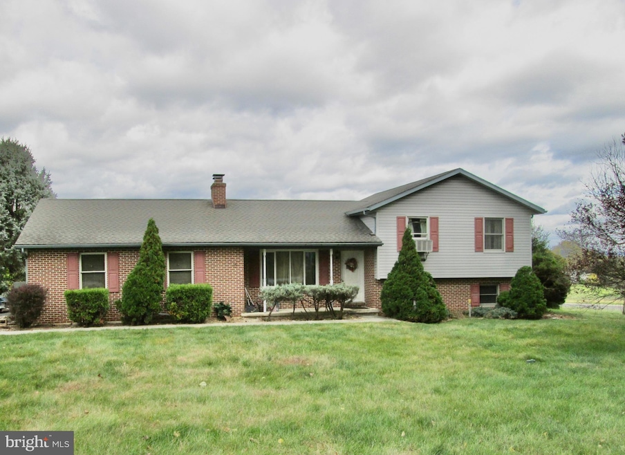 409 E Rosebud Rd, Myerstown, PA 17067 - photo 1