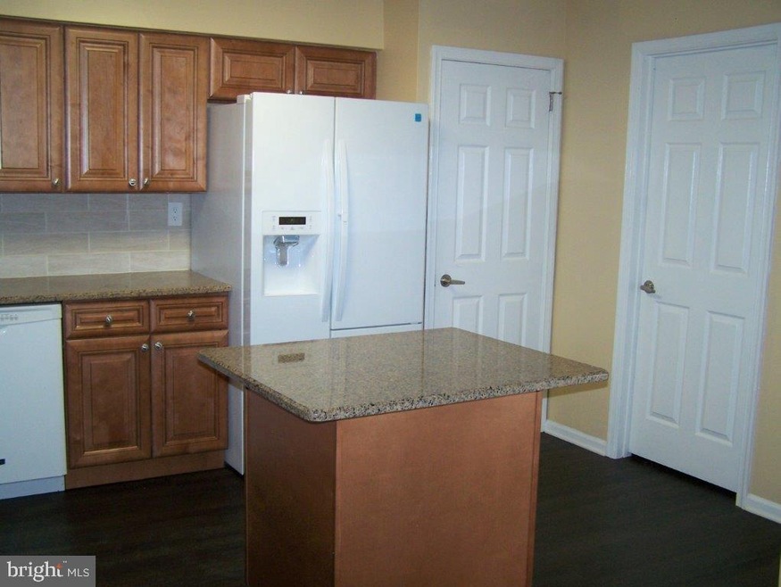 548 Newbury Ct, Sellersville, PA 18960 - photo 1