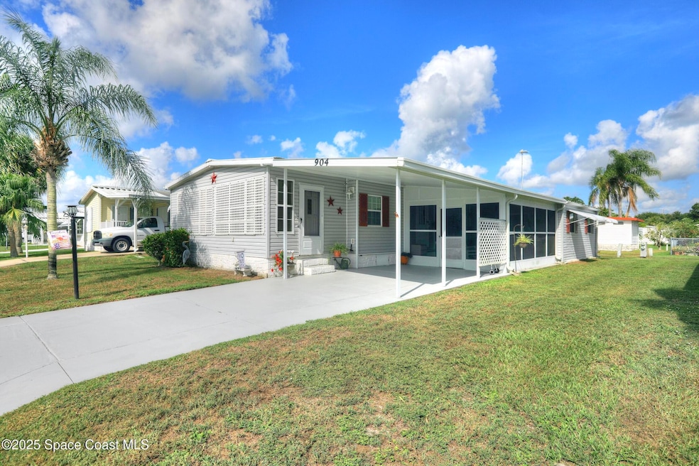 904 Thrush Cir, Sebastian, FL 32976 - photo 1