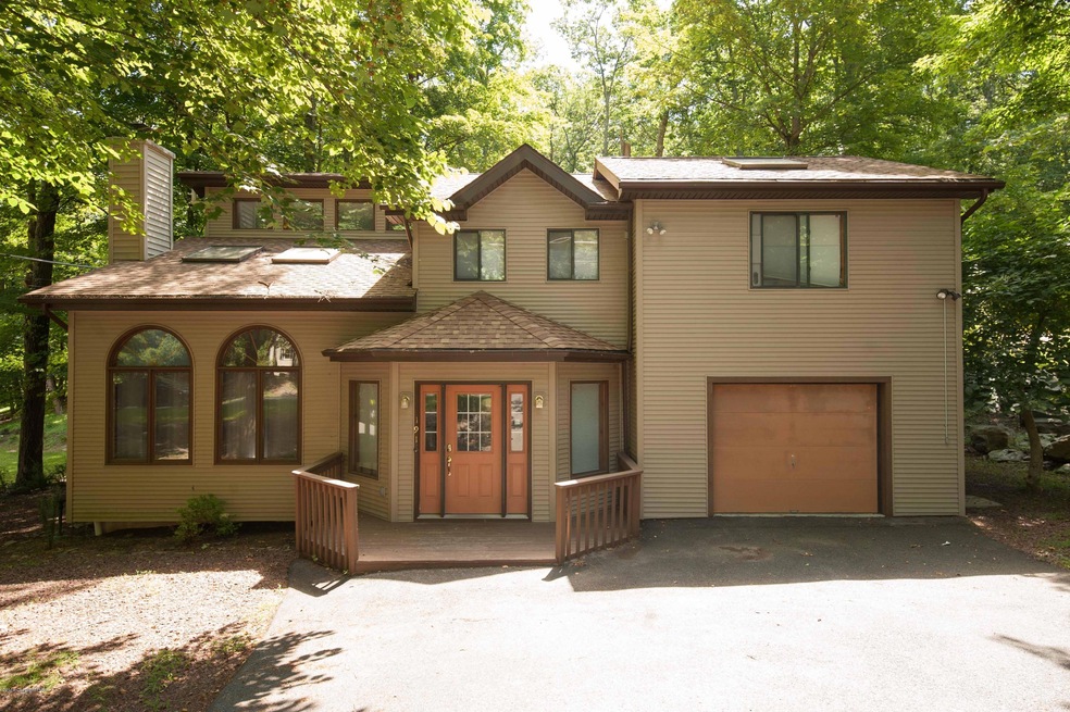 3425 Crestwood Dr, East Stroudsburg, PA 18301 - photo 1