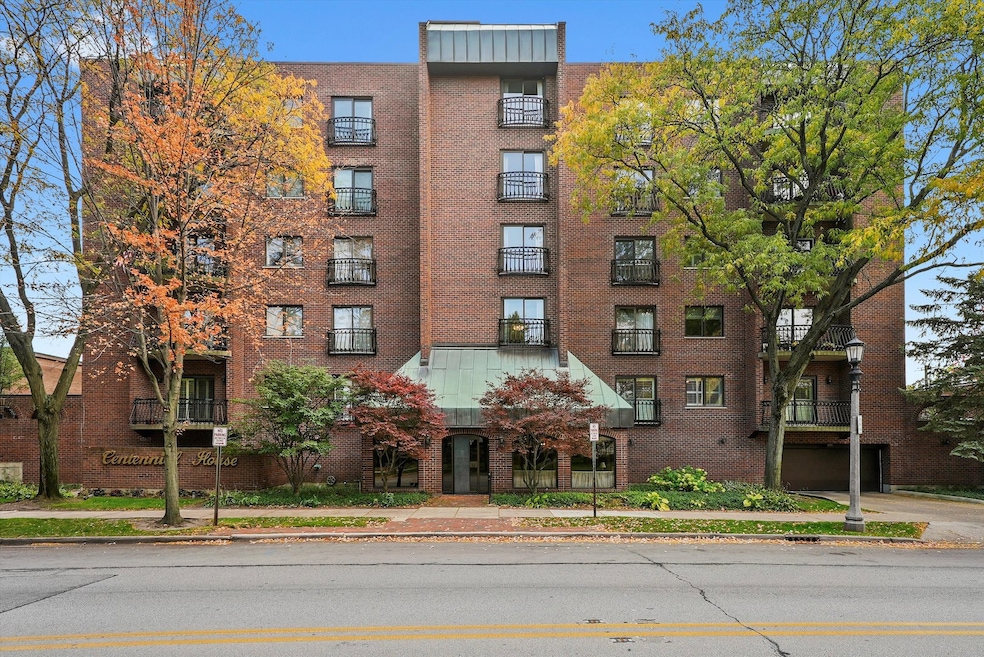 7575 Lake St unit 5C, River Forest, IL 60305 - photo 1
