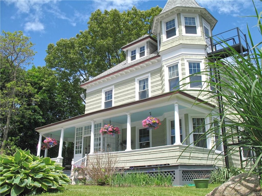 302 Montauk Ave, New London, CT 06320 - photo 1