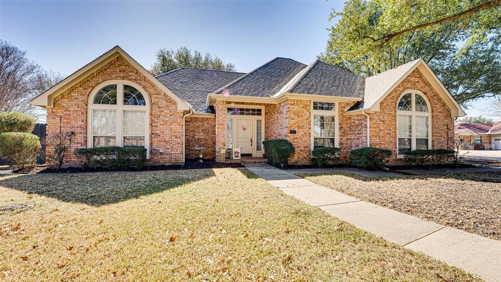 2903 Gleneagles Dr, Ennis, TX 75119 - photo 1