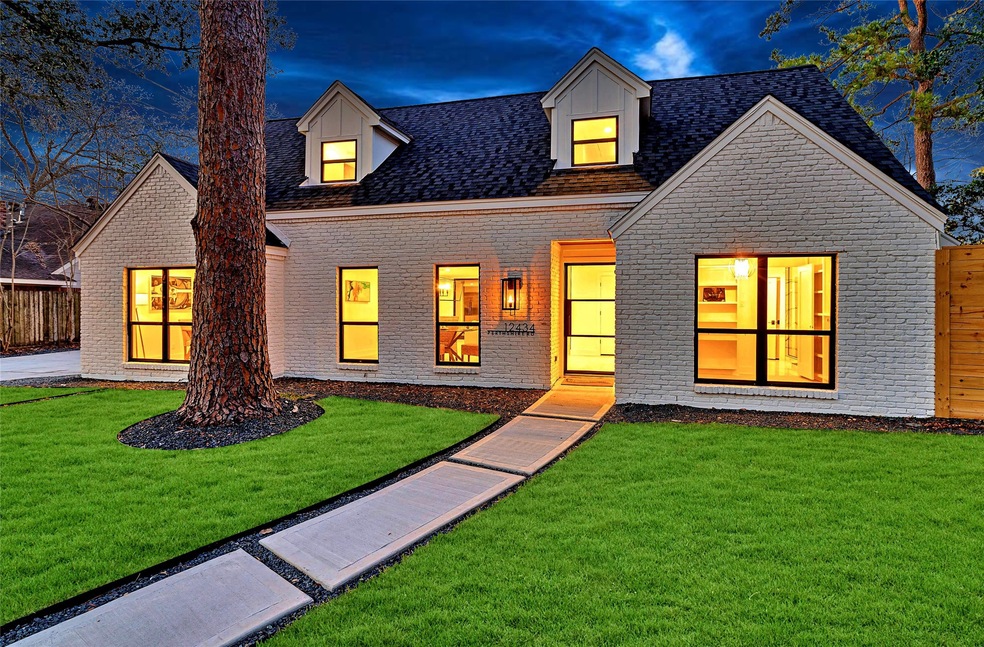 12434 Perthshire Rd, Houston, TX 77024 - photo 1