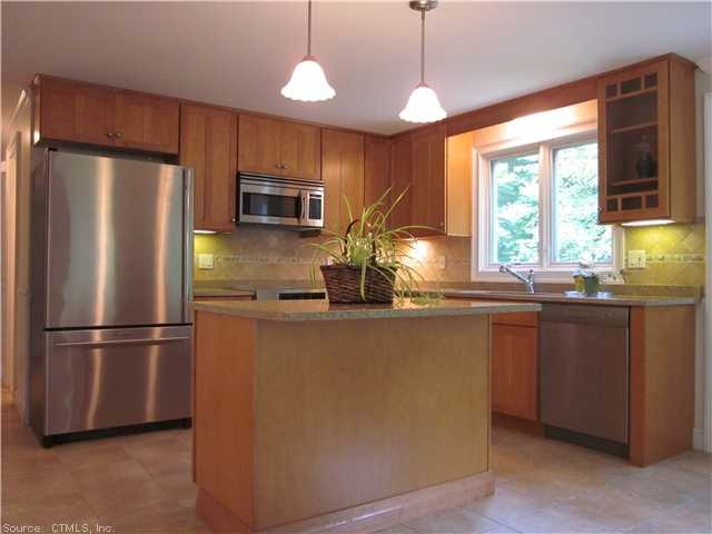 Kitchen. Great Kitchen; High-end Cabinets, Granite