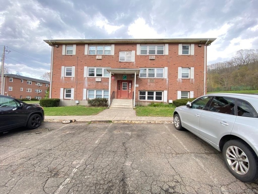 15 Donna Dr unit C2, New Haven, CT 06513 - photo 1