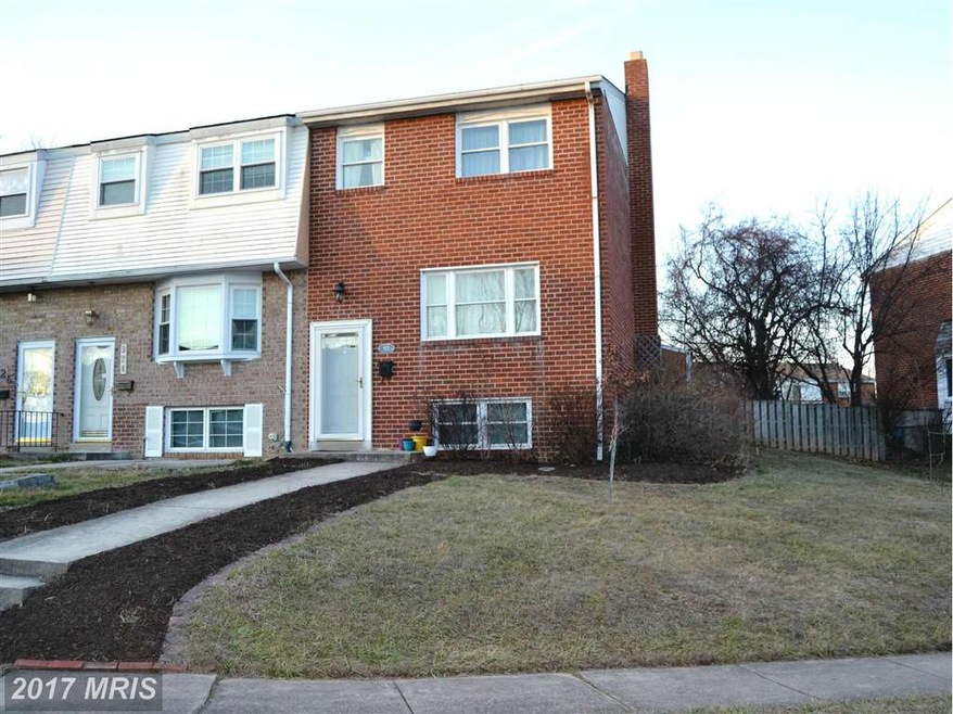 922 Stormont Cir, Halethorpe, MD 21227 - photo 1