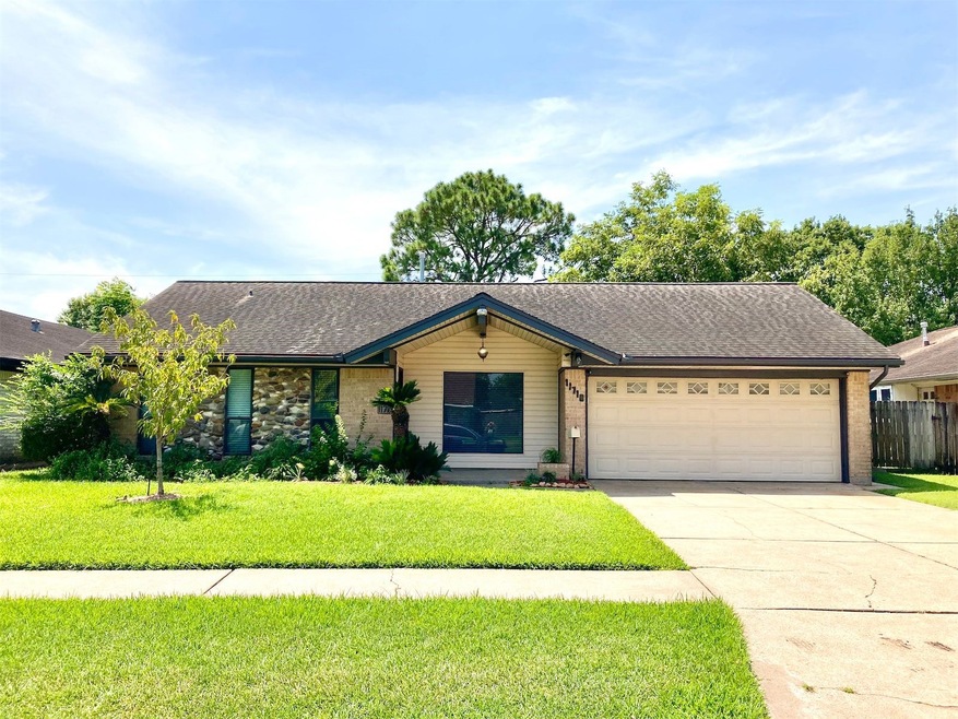 11710 Kirkway Dr, Houston, TX 77089 - photo 1