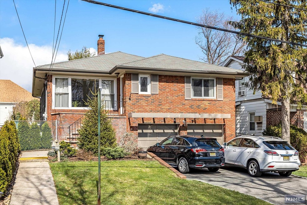 3 E Bayview Ave, Englewood Cliffs, NJ 07632 - photo 1