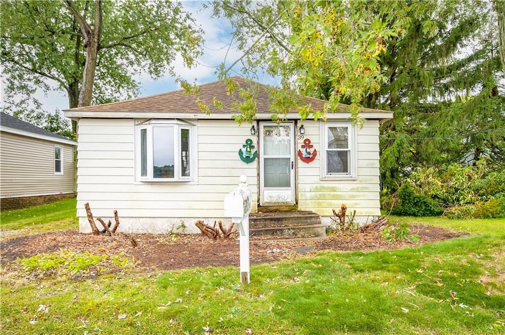 39 Curtis St, Warwick, RI 02889 - photo 1