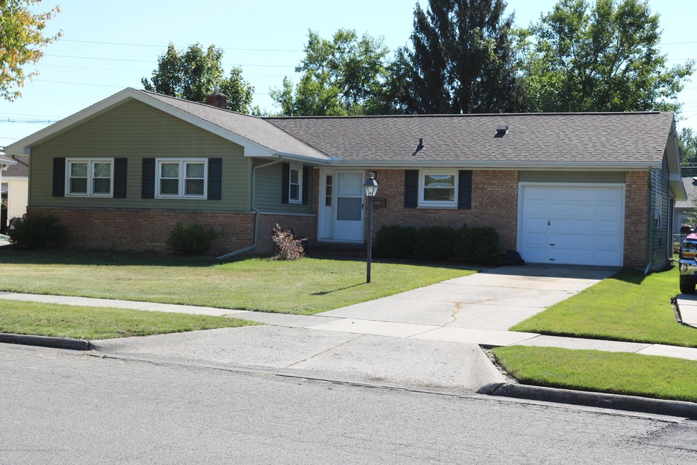 3517 Pickwick Place, Lansing, MI 48917 - photo 1